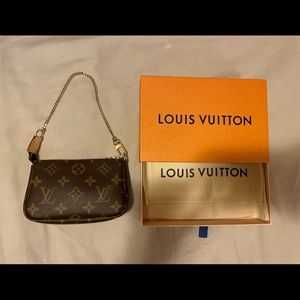 Louis Vuitton Mini Pochette